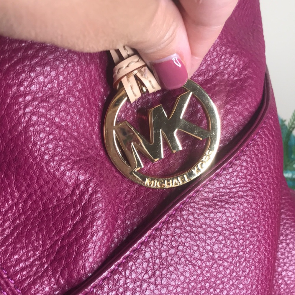 Michael Kors Plum Two Tone Slouchy Shoulder Bag - Picture 3 of 8